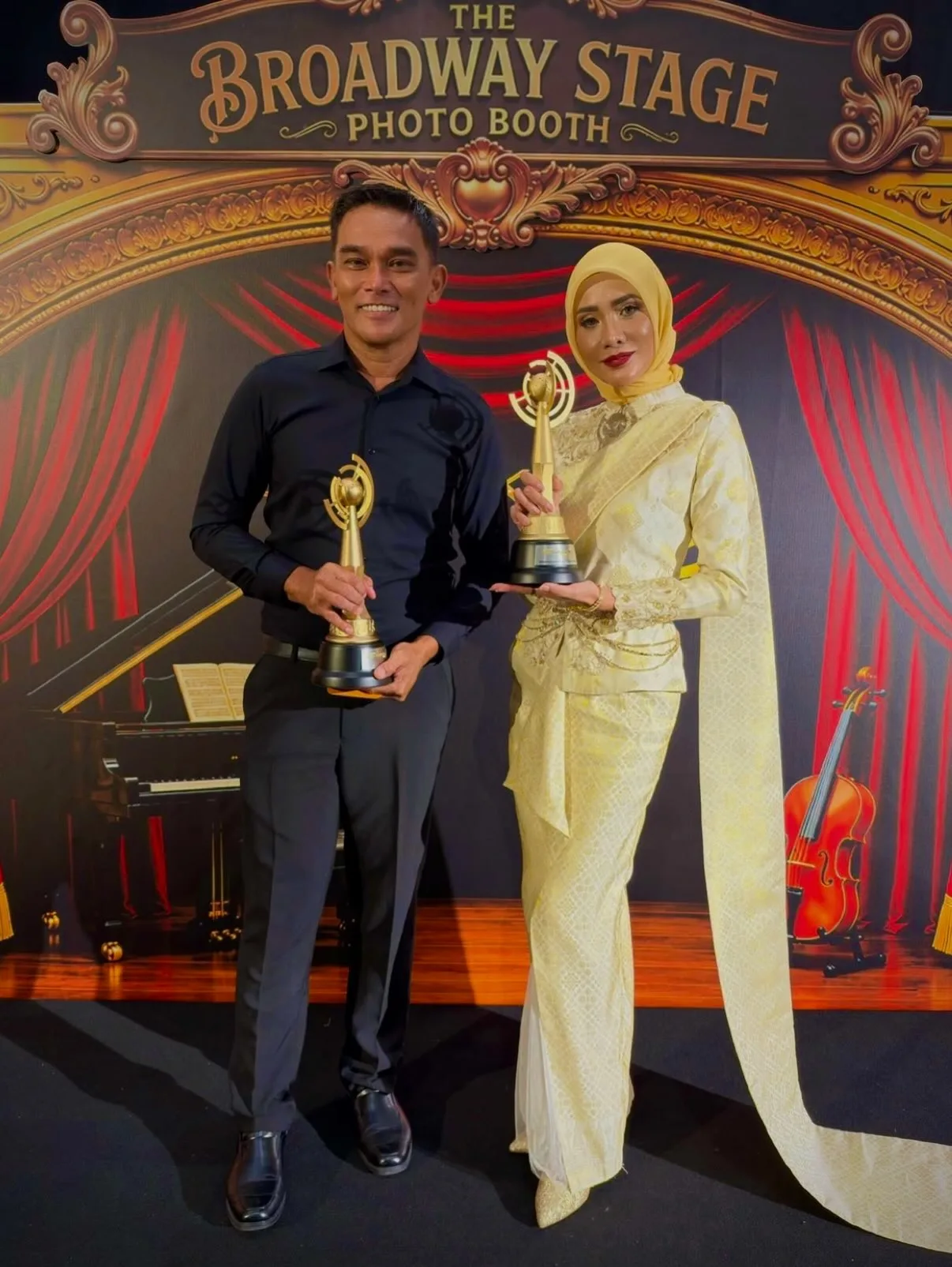 “I Menang Sebab Doa You Sayang,” Siti Elizad Terharu Rangkul Anugerah Pelakon Pembantu Wanita Drama TV Terbaik! 8 “I Menang Sebab Doa You Sayang,” Siti Elizad Terharu Rangkul Anugerah Pelakon Pembantu Wanita Drama TV Terbaik!