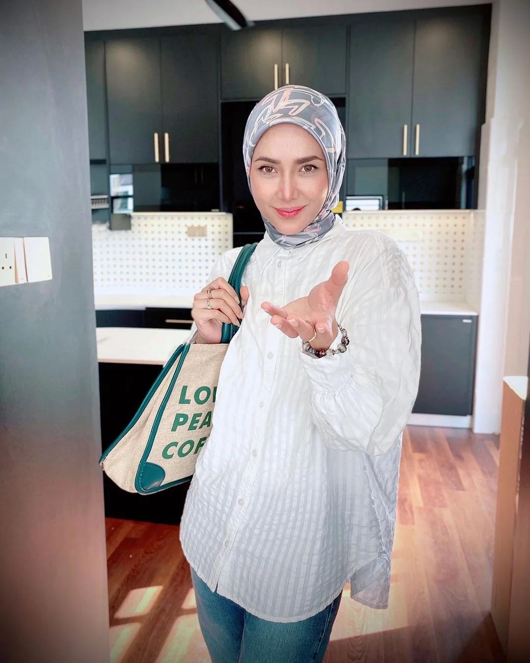 “I Menang Sebab Doa You Sayang,” Siti Elizad Terharu Rangkul Anugerah Pelakon Pembantu Wanita Drama TV Terbaik!